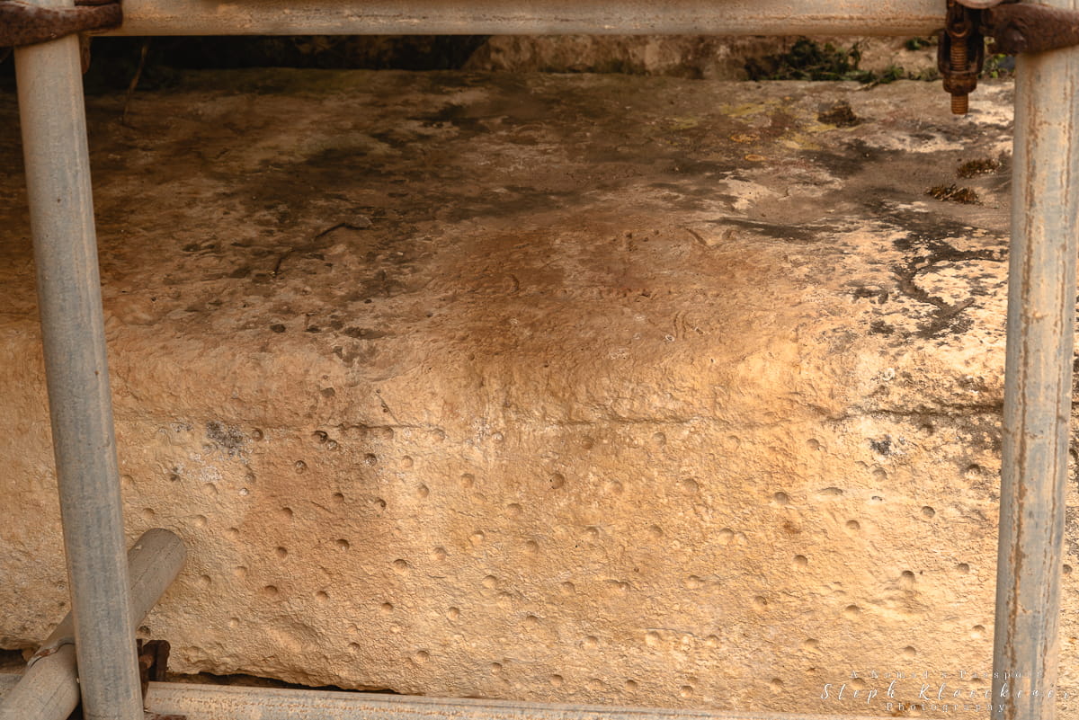 Ggantija Dotted Wall
